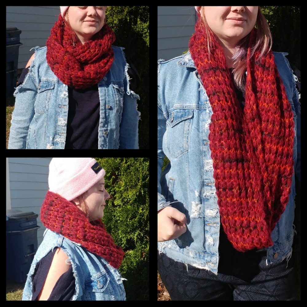 $38 NEW chunky knit red acrylic infinity scarf